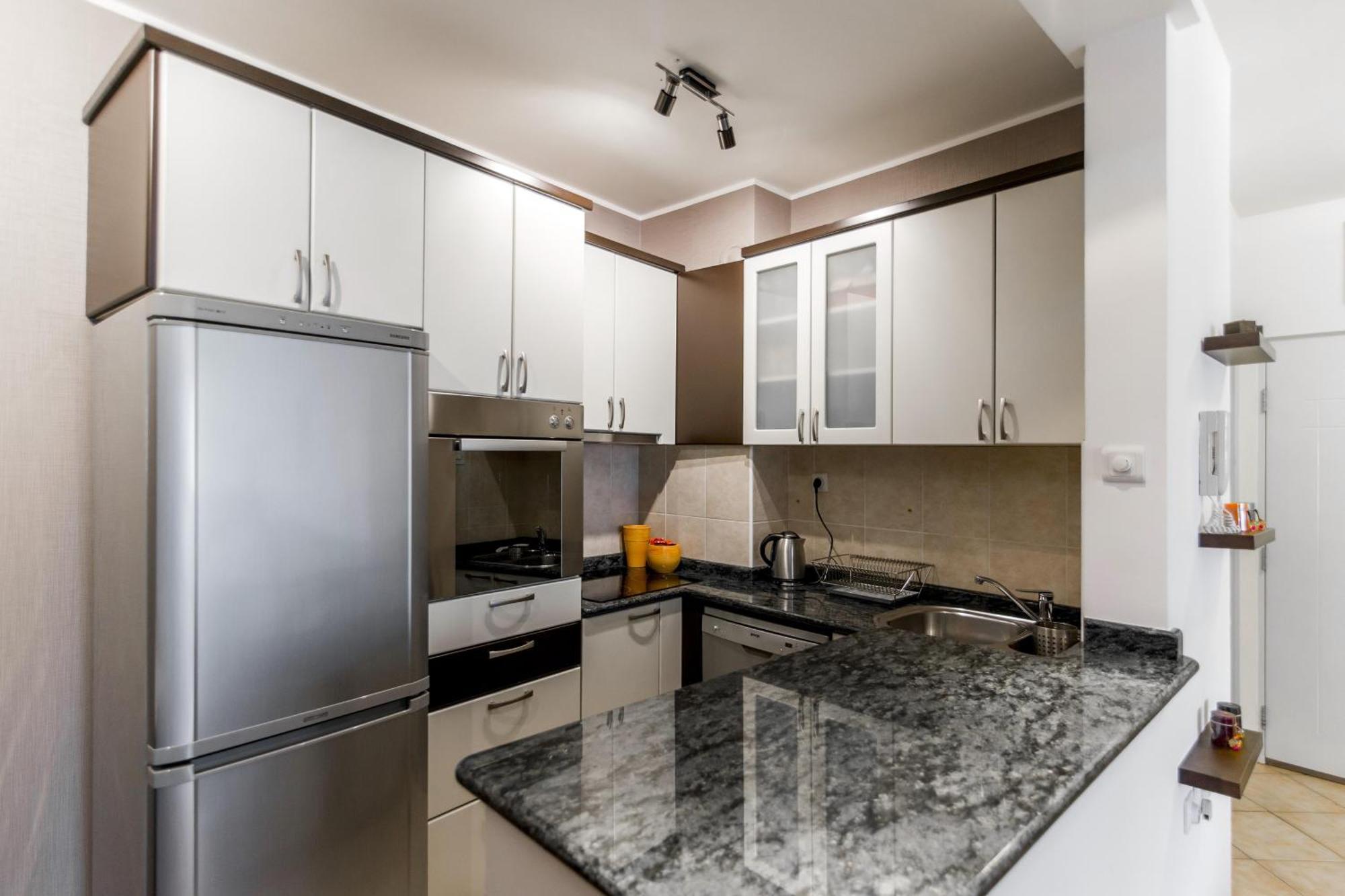 Modern Living Apts - Botanica - Private Parking โนวีซาด ภายนอก รูปภาพ
